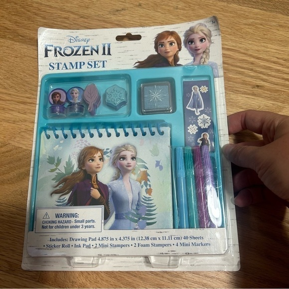 Frozen II Stamp Set NEW Drawing Pad Markers Disney - Picture 1 of 2